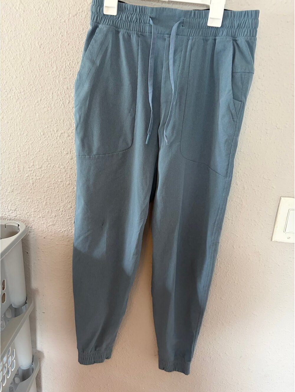 Men's Lululemon ABC Jogger 30in Ventlight River Blue size S. Slit by knee. $128